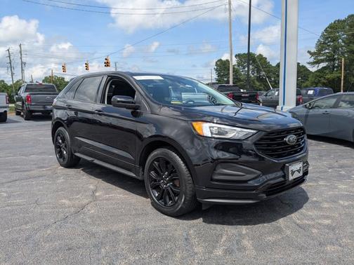 2022 Ford Edge SE