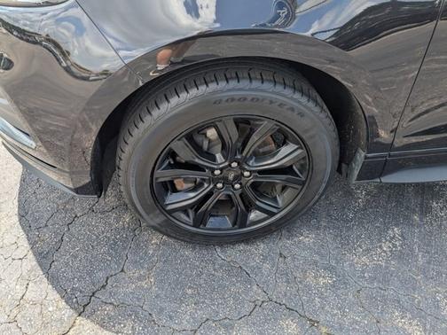 2022 Ford Edge SE