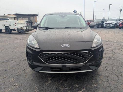 Black Metallic 2022 Ford Escape SE