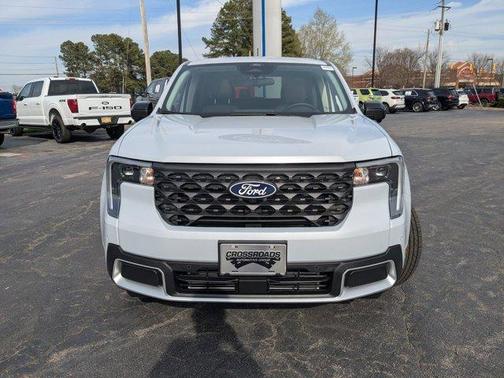 White Metallic 2026 Ford Maverick Lariat