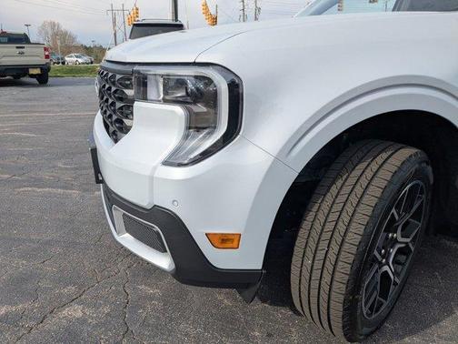 White Metallic 2026 Ford Maverick Lariat