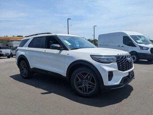 White Metallic 2026 Ford Explorer ST-Line