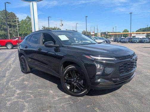 Mosaic Black Metallic 2024 Chevrolet Trax ACTIV