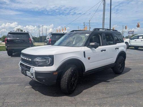 Oxford White 2026 Ford Bronco Sport Badlands