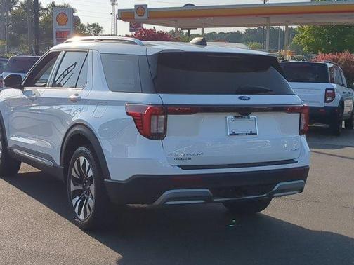 White Metallic 2026 Ford Explorer Platinum
