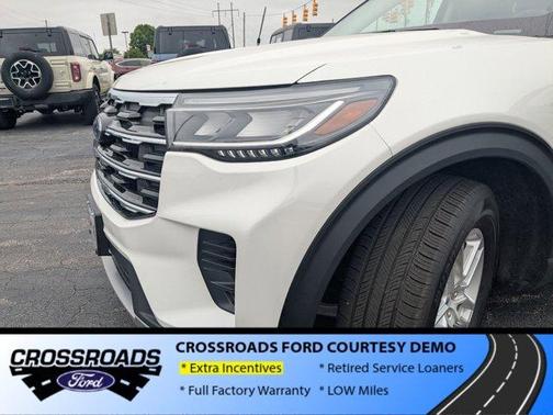 White Metallic 2026 Ford Explorer Active