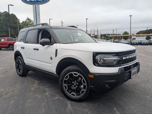 Oxford White 2026 Ford Bronco Sport Outer Banks