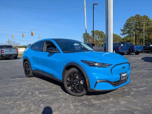 2024 Ford Mustang Mach-E SELECT