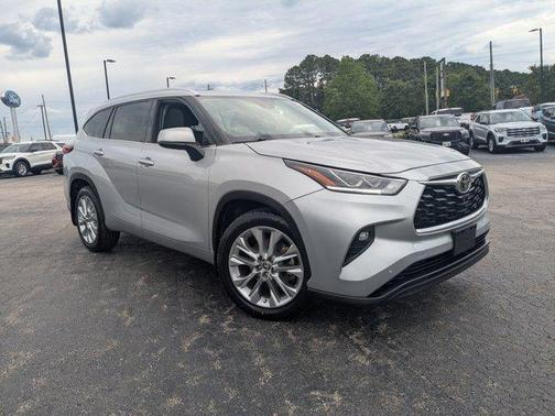 Celestial Silver Metallic 2022 Toyota Highlander Limited