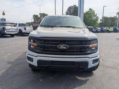 Avalanche 2026 Ford F-150 XLT