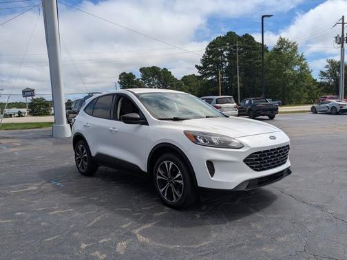 2022 Ford Escape SE
