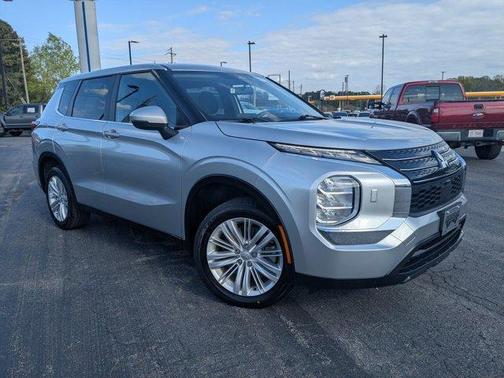 2024 Mitsubishi Outlander ES