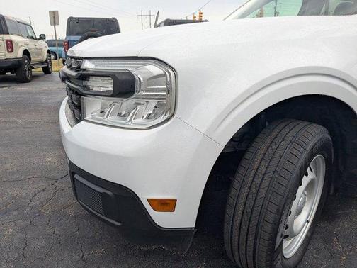 Oxford White 2022 Ford Maverick XL