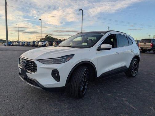 2026 Ford Escape Platinum