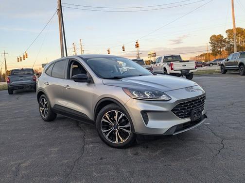 2022 Ford Escape SE