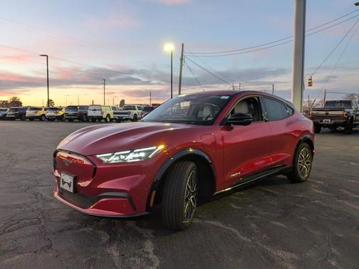 2024 Ford Mustang Mach-E PREMIUM