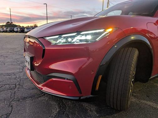 2024 Ford Mustang Mach-E PREMIUM