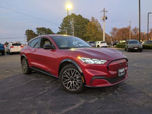 2024 Ford Mustang Mach-E PREMIUM