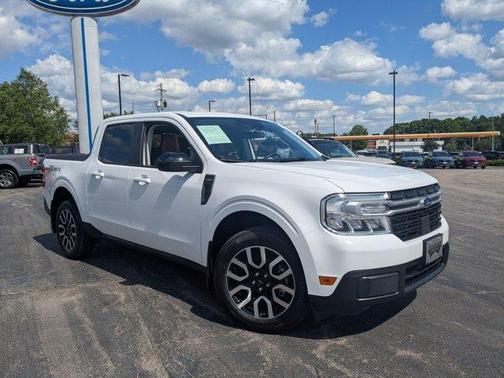 Oxford White 2024 Ford Maverick Lariat