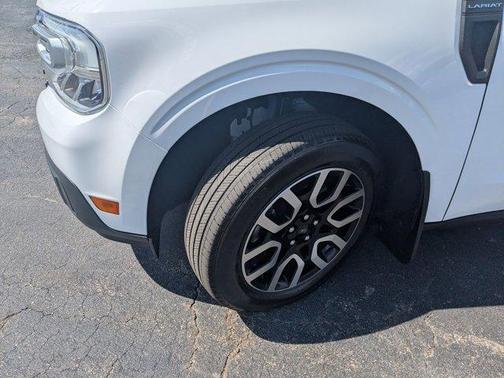 Oxford White 2024 Ford Maverick Lariat
