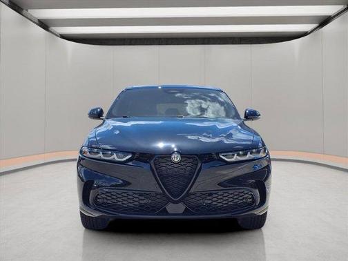 2025 Alfa Romeo Tonale Base