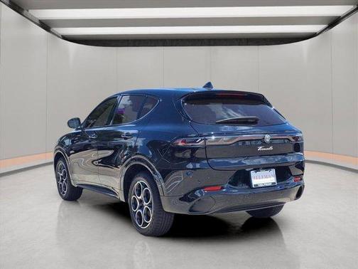 2025 Alfa Romeo Tonale Base