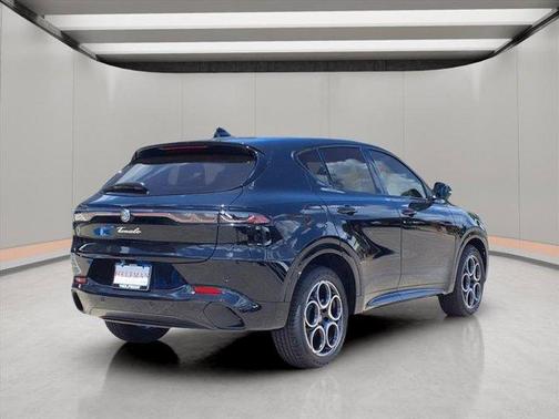 2025 Alfa Romeo Tonale Base
