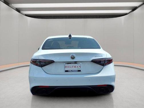 2025 Alfa Romeo Giulia Base