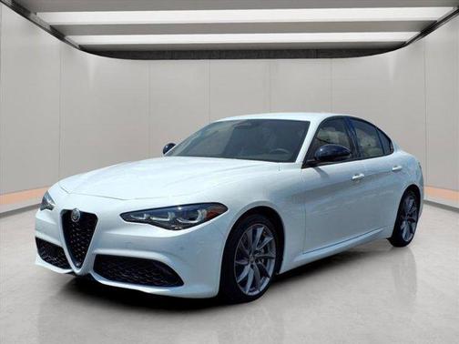 2025 Alfa Romeo Giulia Base