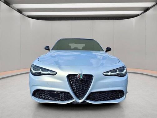 2025 Alfa Romeo Giulia Base