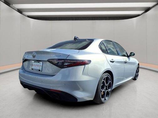 2025 Alfa Romeo Giulia Base