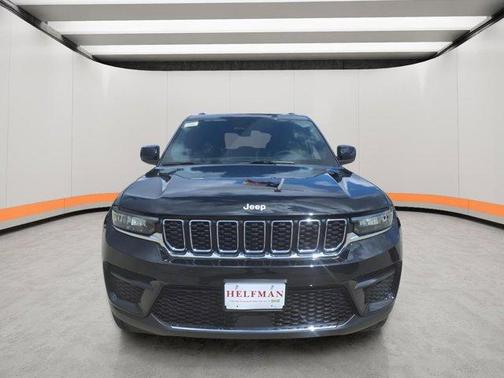 Diamond Black 2026 Jeep Grand Cherokee Laredo