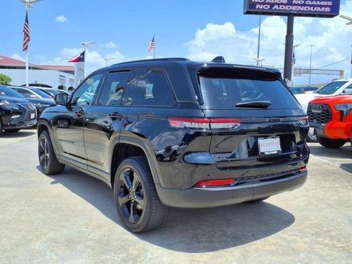 2022 Jeep Grand Cherokee Altitude