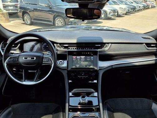 2022 Jeep Grand Cherokee Altitude