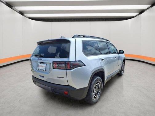 Silver Zynith Clearcoat 2026 Jeep Cherokee LAREDO/LIMITED