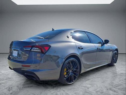 2022 Maserati Ghibli Modena