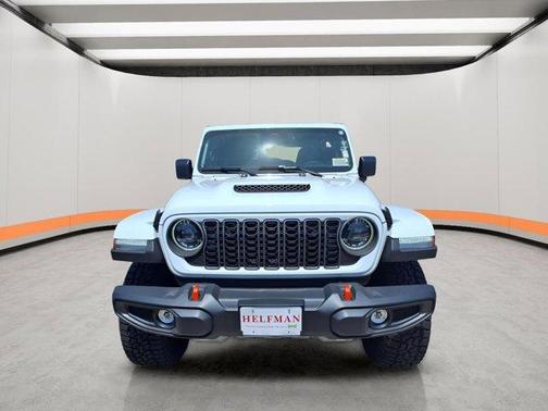 Bright White Clearcoat 2026 Jeep Gladiator Mojave