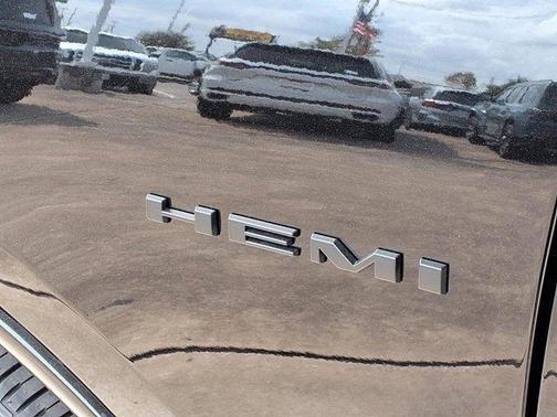 DB Black Crystal Clearcoat 2026 Dodge Durango GT HEMI V8