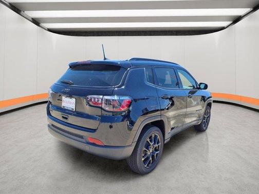 Diamond Black 2026 Jeep Compass Latitude