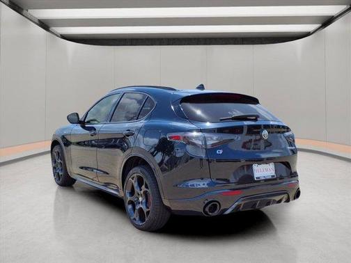 2025 Alfa Romeo Stelvio Base