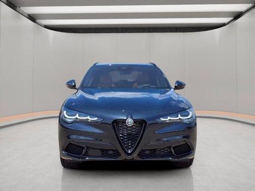 2025 Alfa Romeo Stelvio Base