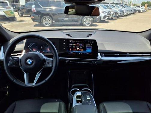 2025 BMW X2 xDrive28i