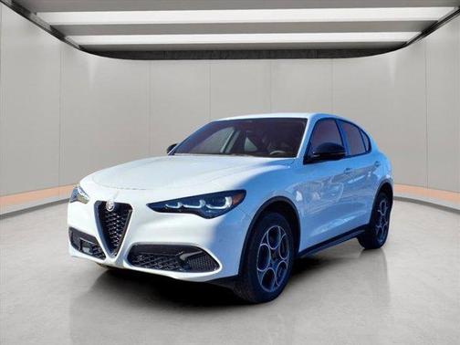 2025 Alfa Romeo Stelvio Base