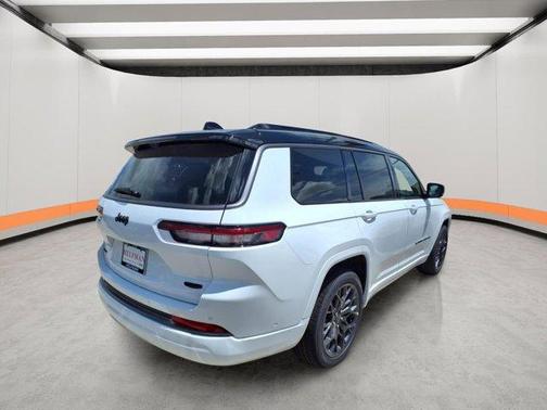Bright White Clearcoat 2026 Jeep Grand Cherokee L Summit