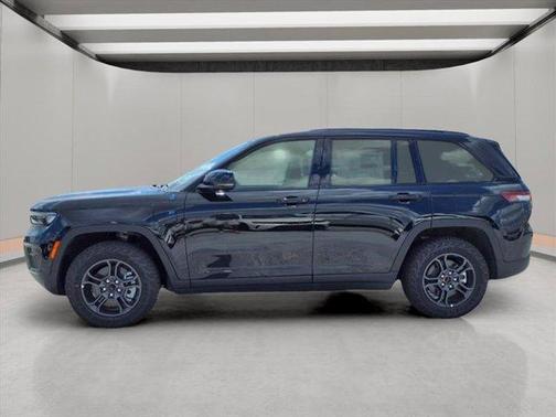 2025 Jeep Grand Cherokee 4xe Trailhawk