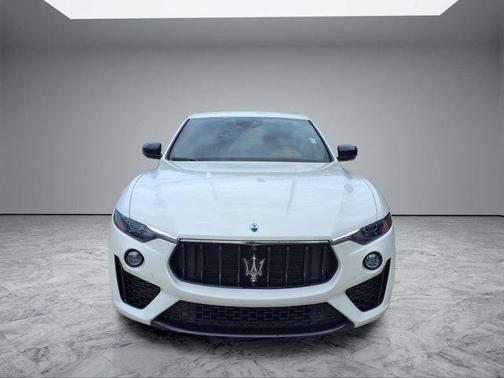 White 2022 Maserati Levante Modena