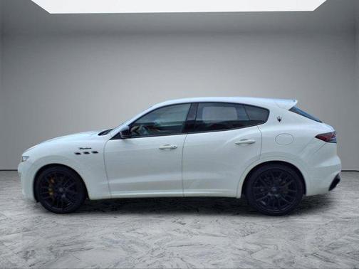 White 2022 Maserati Levante Modena