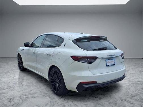 White 2022 Maserati Levante Modena