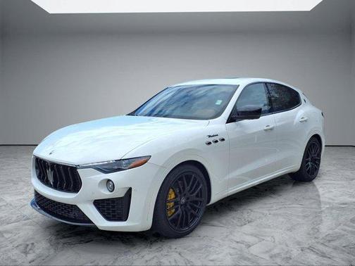 White 2022 Maserati Levante Modena