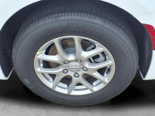 Bright White Clearcoat 2026 Chrysler Pacifica Select